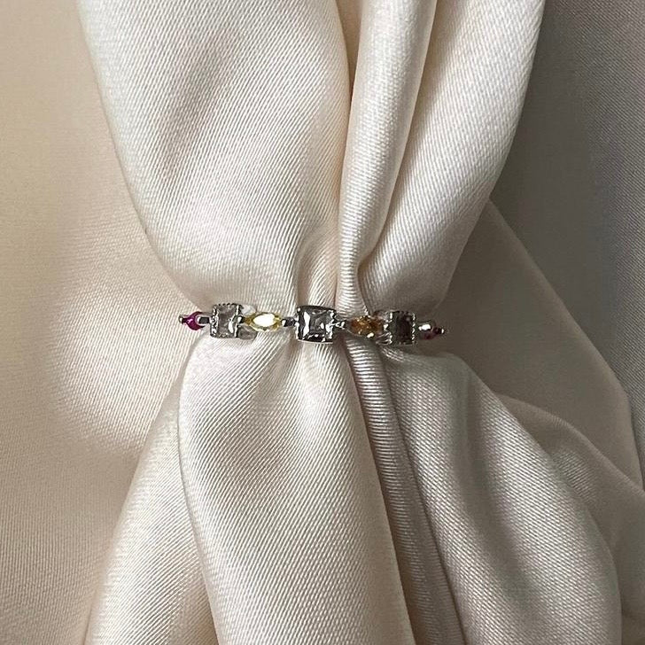 Geometrik Taşlı Gümüş Görünümlü Çelik Yüzük