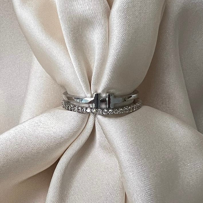 Çift Sıralı H Taşlı Gümüş Görünümlü Çelik Yüzük