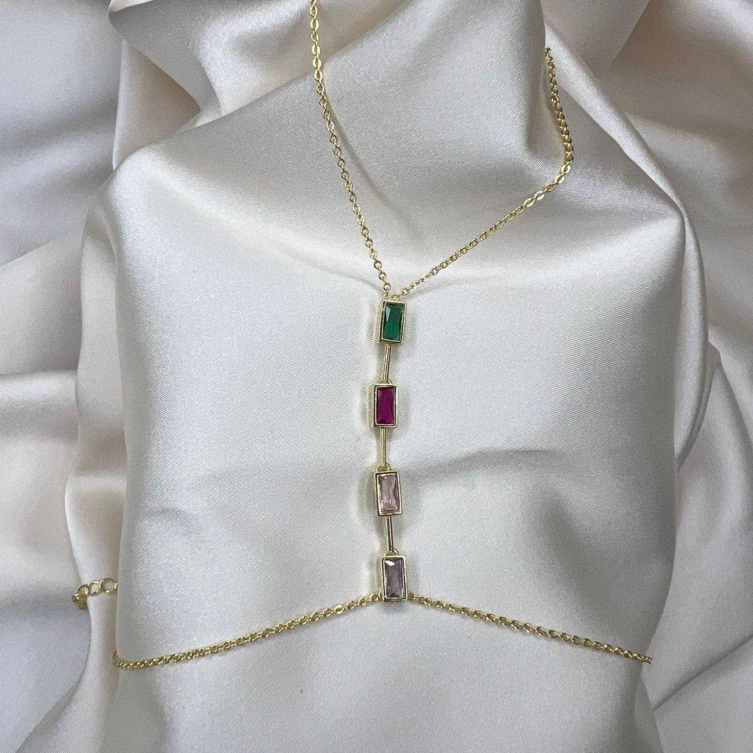 Renkli Zirkon Taşlı Altın Görünümlü Çelik Şahmeran Bileklik