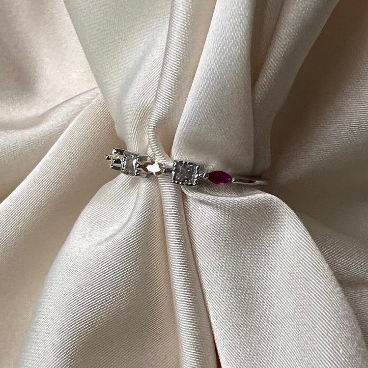 Geometrik Taşlı Gümüş Görünümlü Çelik Yüzük