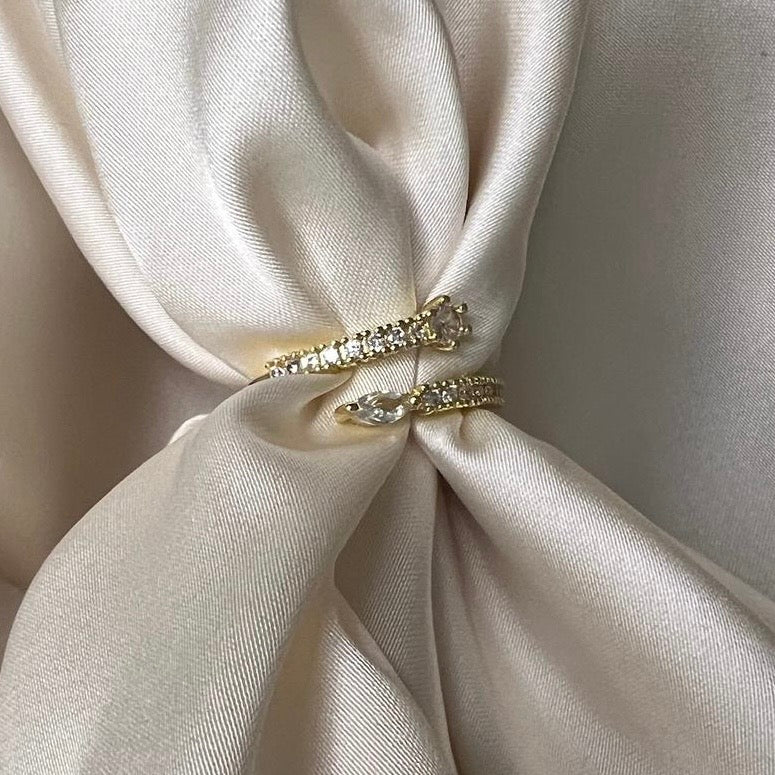 Çift Sıralı Sarmal Taşlı Altın Görünümlü Çelik Yüzük